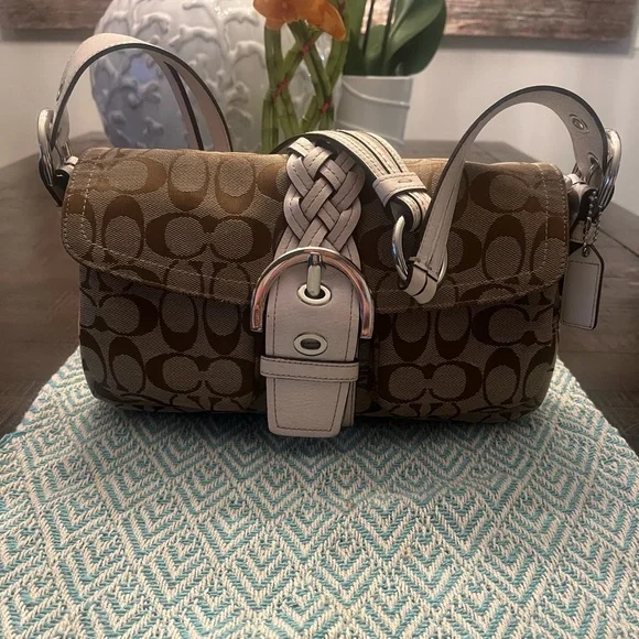 🌺Coach purse - Picture 2 of 9